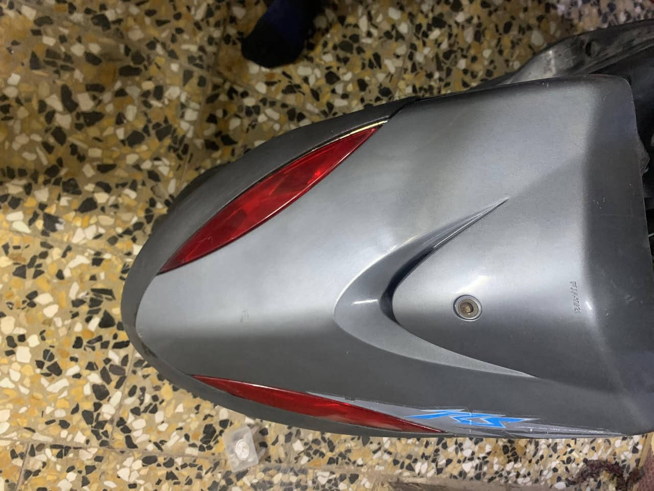 سلام عليكم ماكس عدله للبيع كهربايات كله شغاله سلف هندر محرك خير من الله ما مفتوحه بعده بلادي بوشه ٤٩ سعر ٤٥٠وبيه مجال رجاا مو شراي لا يخابر عنواني بغداد مدينه صدر حي طارق رقم هاتف ***********
