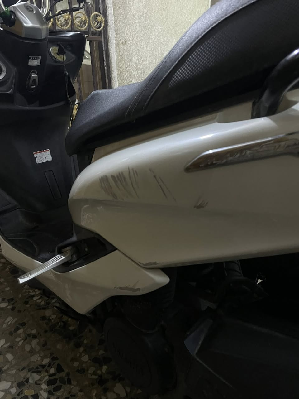 ماجستا اس للبيع ماشيه21الف كلشي ممبدل بيها تجي تفحص من باب لبيت سعر مليون و750


**إذا كنت صاحب هذا الإعلان وتريد حذفه لأي سبب، رجاءا أرسل رسالة إلى الدعم الفني**