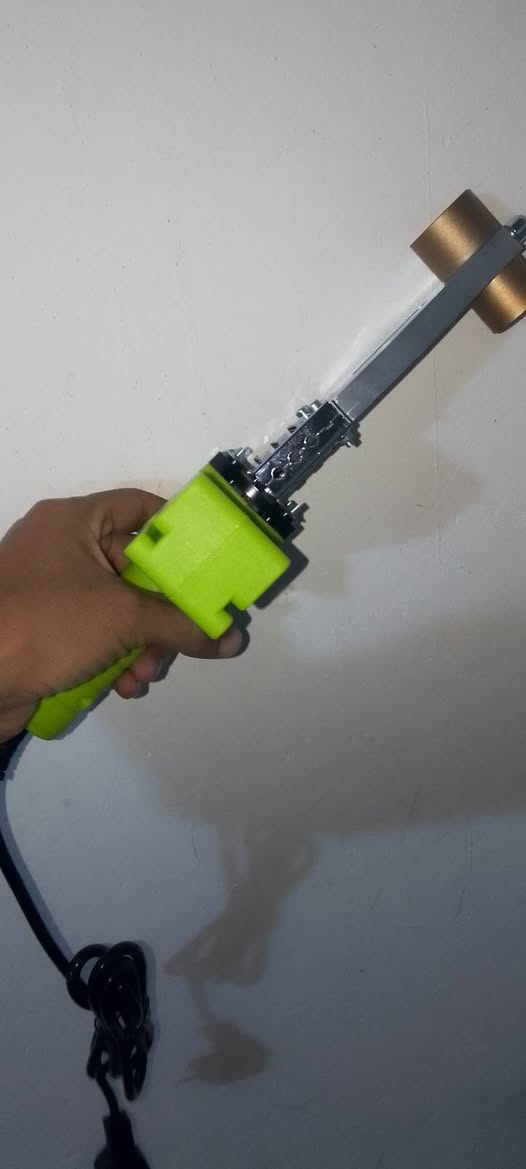 ياالله
معدات للأيجار 
وايضا مستعدون 
لصيانة انابيب الماء 
وتركيب المراوح السقفيه
ونقاط الكهرباء 
و***********
