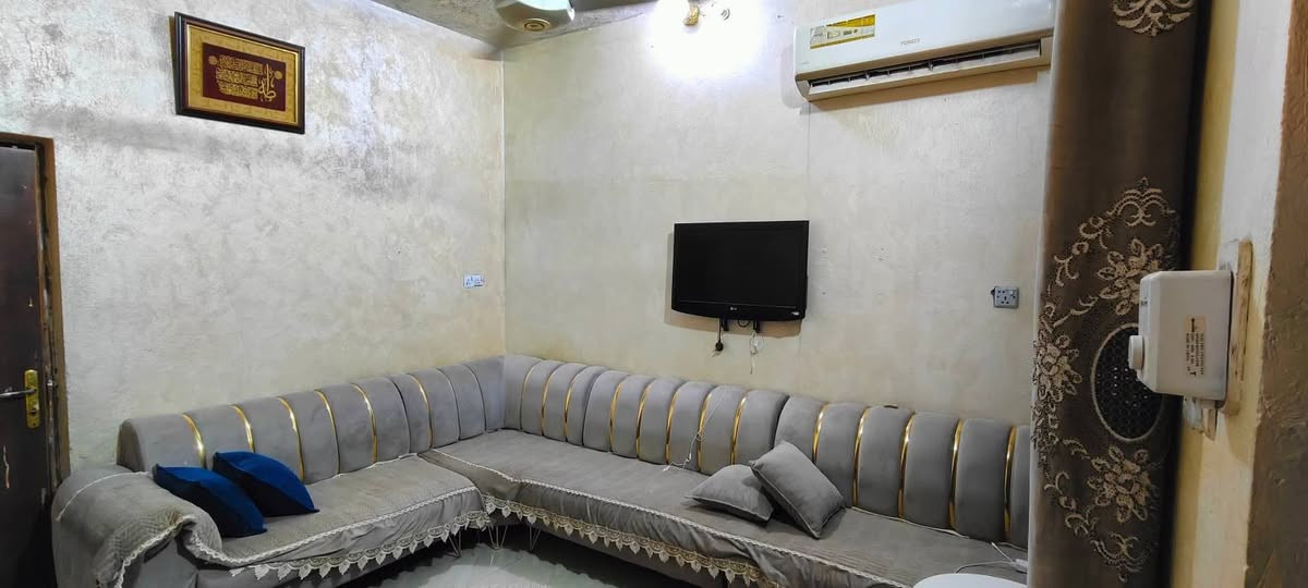 بيت للبيع  طابقين المساحة 250 العنوان ميسان حي المعلمين الجديد خلف السوق الفتحة الثانية 
البناء في عام 2010 عدد الغرف 4 عدد الصحيات 3 عرض الشارع 12.5
 رقم الهاتف ***********
