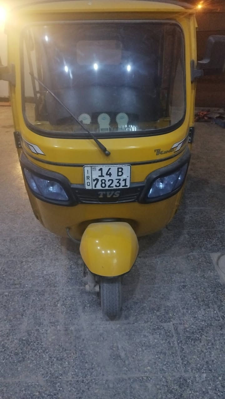 السلام عليكم اخوان التكتك للبيع جبته لخوي وضل مايشتغل بيه كاضيه نوم ومن مامشتغل بيه ضال واكفه بسمي رقم وسنويه موديل ٢٢ بشهر السابع حته ماغاسله ضال ع حطته سعرها 8500 مكفوله محرك وبدي وكشر حته تايرات الشركه نفسهن *********** عنواني بصره كرمه علي 
ملاحضه بياع شراي مابيع بس للجناي
