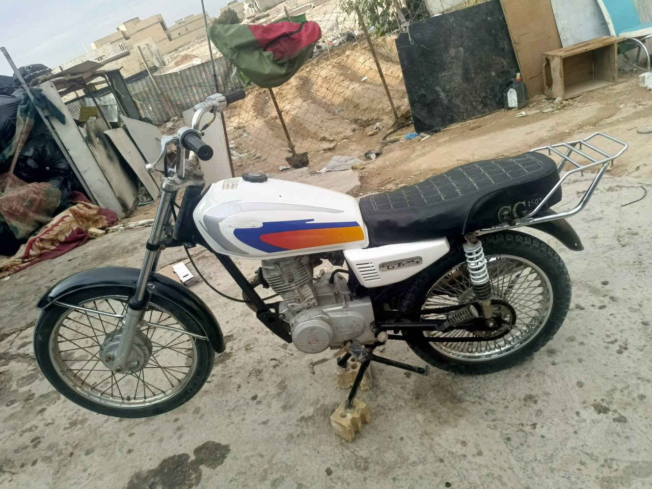 السلام عليكم اربعه كير للبيع كلك كلك مكفوله سرقه وعشاير محرك يخبل دراجه حلوه بيع مشتعجل 
السعر250وبيه مجال 
شراي تصل وبيك خير ودلل 
رقمي 0787 354 0542بي وتساب
