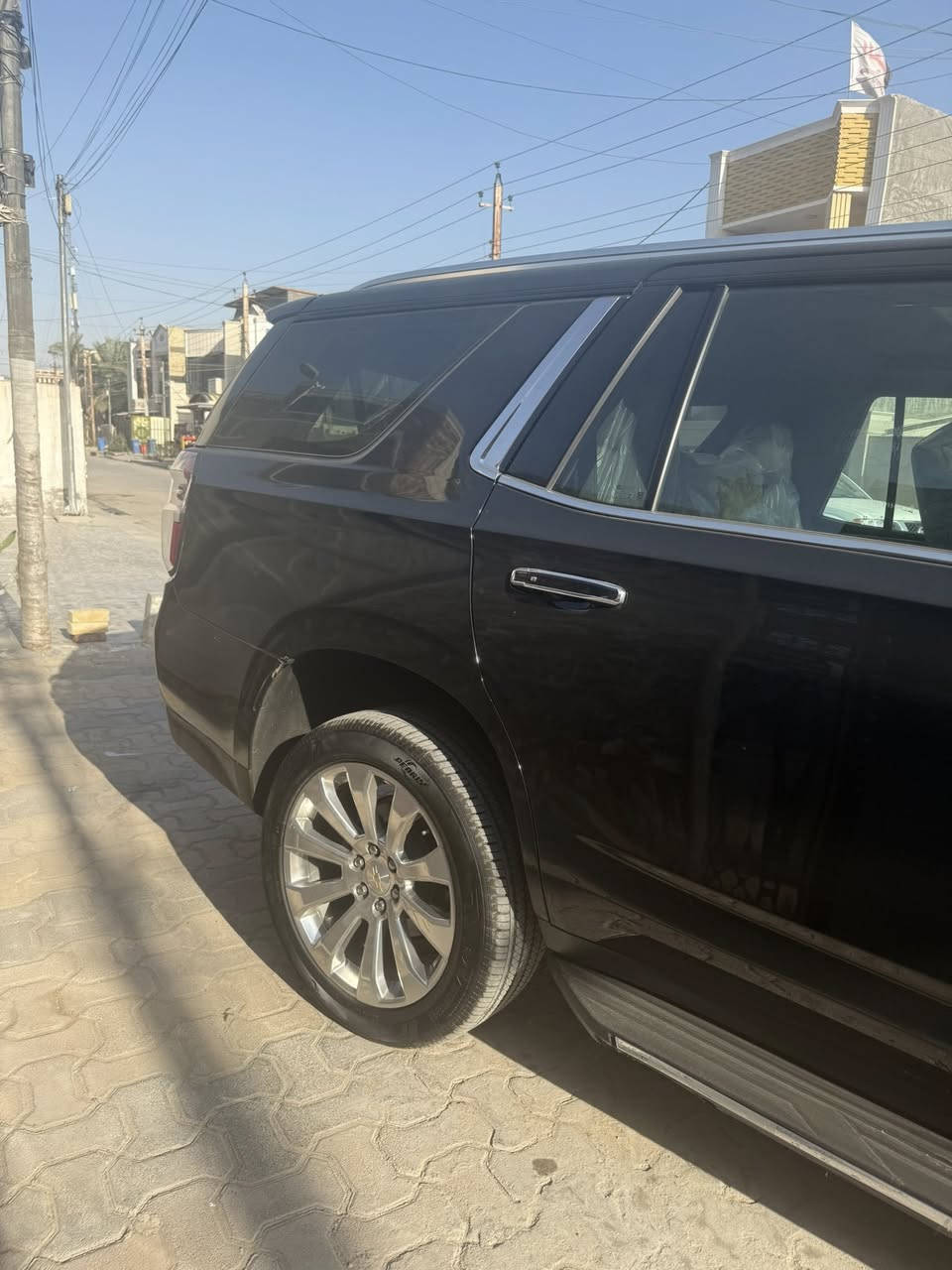 السلام عليكم الي يدور جديد ومميز تاهو موديل 2023 خليجي وكاله النبأ ماشيه 62 حقيقي مواصفات LT نفس البرايمير وياله بلاديه فول مواصفات للاخير وكلها بلاديه للاخير مكفوله من الشخط حته ومغلفه افلام حمايه بالكامل محرك 5300 داخل نفس الكاديلاك لونه عارضها 53 ونص يعني 5 شدات و35 ورقه رقم بغداد وباسمي مكاني بغداد رقمي ***********
