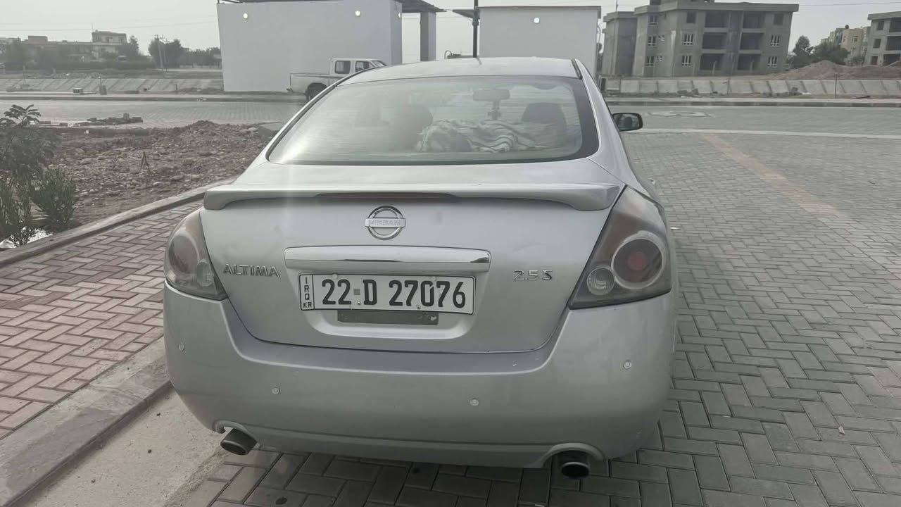 التيما موديل 9 خليجي فول مواصفات 1 على 1 رقم اربيل بشرط تحويل والغرامة السياره بيهه  ثلاث قطع صبغ بدون اي دواخل كما موضح بسونار 
السنوية لل26 شهر 9 
مكينه وكير بشرط لأ صرف ولا بخار 
السياره جاهزة وبالعافية على إلي ياخذهه 
السعر 94 وبيهه مجال 
العنوان كلار سليمانية رقم الهاتف ***********
ملاحظه ماتجاوب على تعليقات
