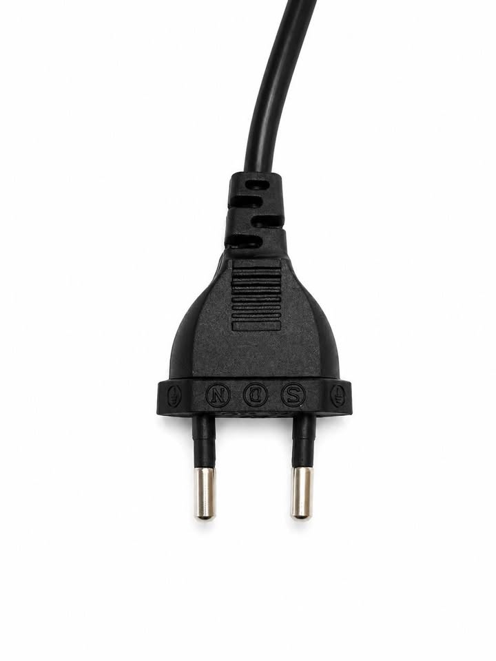 شاحن بطارية ذكي أوتوماتيكي MakitaPro 12V / 24V

حافظ على بطارية سيارتك أو دراجتك بأفضل أداء مع الشاحن الذكي الأوتوماتيكي الذي يوفر شحناً آمناً وسريعاً مع التحكم الكامل بعملية الشحن، ليطيل عمر البطارية ويمنع الشحن الزائد.

المميزات:

 .يدعم بطاريات 12 فولت و24 فولت.

  .شحن ذكي أوتوماتيكي يتوقف عند اكتمال الشحن لحماية البطارية.

  .شاشة رقمية لعرض حالة الشحن والجهد.

  .مناسب لبطاريات السيارات، الدراجات النارية، الشاحنات وبعض البطاريات الرصاصية.

   .حماية من الشحن الزائد، انعكاس القطبية، والحرارة الزائدة.
  .يعمل على جهد كهربائي 110–260V.

  .تصميم عملي وخفيف سهل الحمل والاستخدام.

  .يساعد على إطالة عمر البطارية والحفاظ على كفاءتها.

محتويات العبوة:

شاحن بطارية ذكي أوتوماتيكي.
كابلات التوصيل.
دليل الاستخدام.
السعر ب 30 الف فقط 
للطلب مراسلة الصفحة على الخاص 

#سيارات #اكسسوارات #عناية #عالم_السيارات #بيع #مساعدة


**إذا كنت صاحب هذا الإعلان وتريد حذفه لأي سبب، رجاءا أرسل رسالة إلى الدعم الفني**