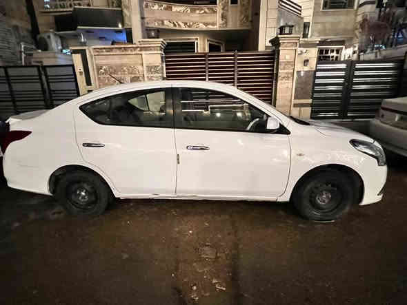 نيسان سني موديل ٢٠١٩ 
صبغ جاملغ خلفي  
السعر ٩٧ ورقه 
للاستفسار الاتصال 
مكان السياره بغداد 
***********
