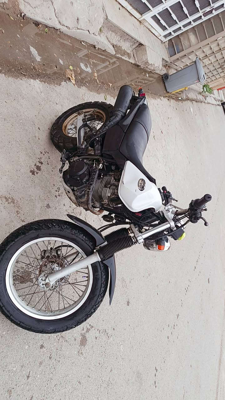 السلام عليكم دراجة ياماها قفاز للبيع مابيها نقص برغي كاملة للاستفسار الرقم *********** مكاني بغداد لحسينيه راشديه سعره ٩٠ وبيه مجال
