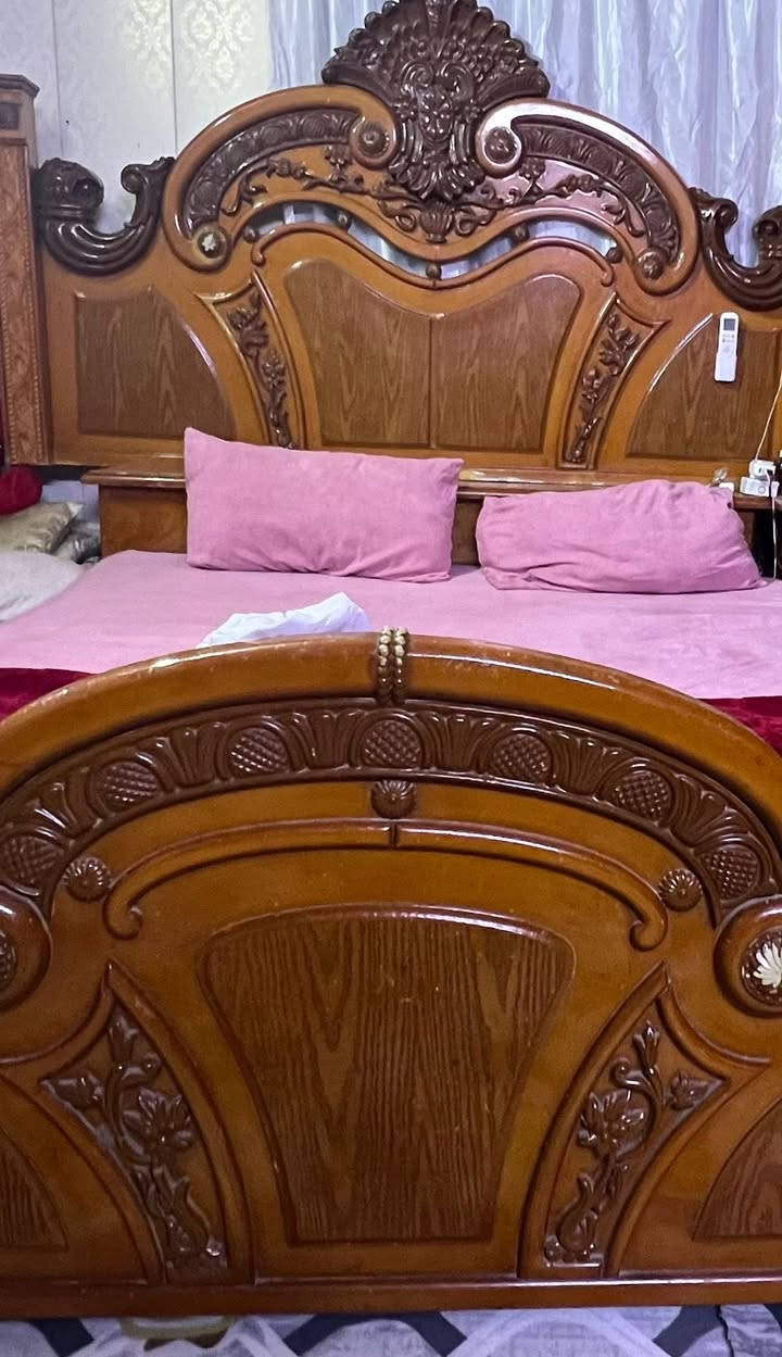 غرفة نوم مستعملة للبيع تفاصيل اكثر اتصال ***********
