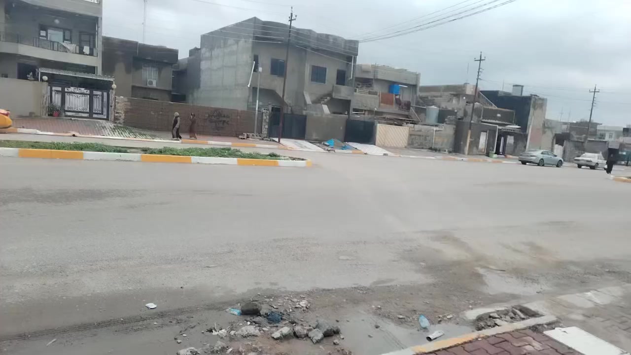 سلام عليكم  دار للبيع زراعي سايدين 77 //البيت مضمون// البيت مجاري كهربائيات // جص// سيراميك تاخذ جاهز //السعر وباقي التفاصيل الإتصال عل رقم ***********
