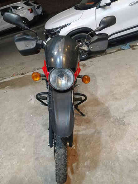 سلام عليكم  
بوكسر جبلي للبيع موديل 23نزول 24مرقم كامل نكليزي تحويل ثاني يوم كفاله عام جيب فيتر وفحص مكان الاعظميه ساحه عنتر ***********متواجد وتساب
