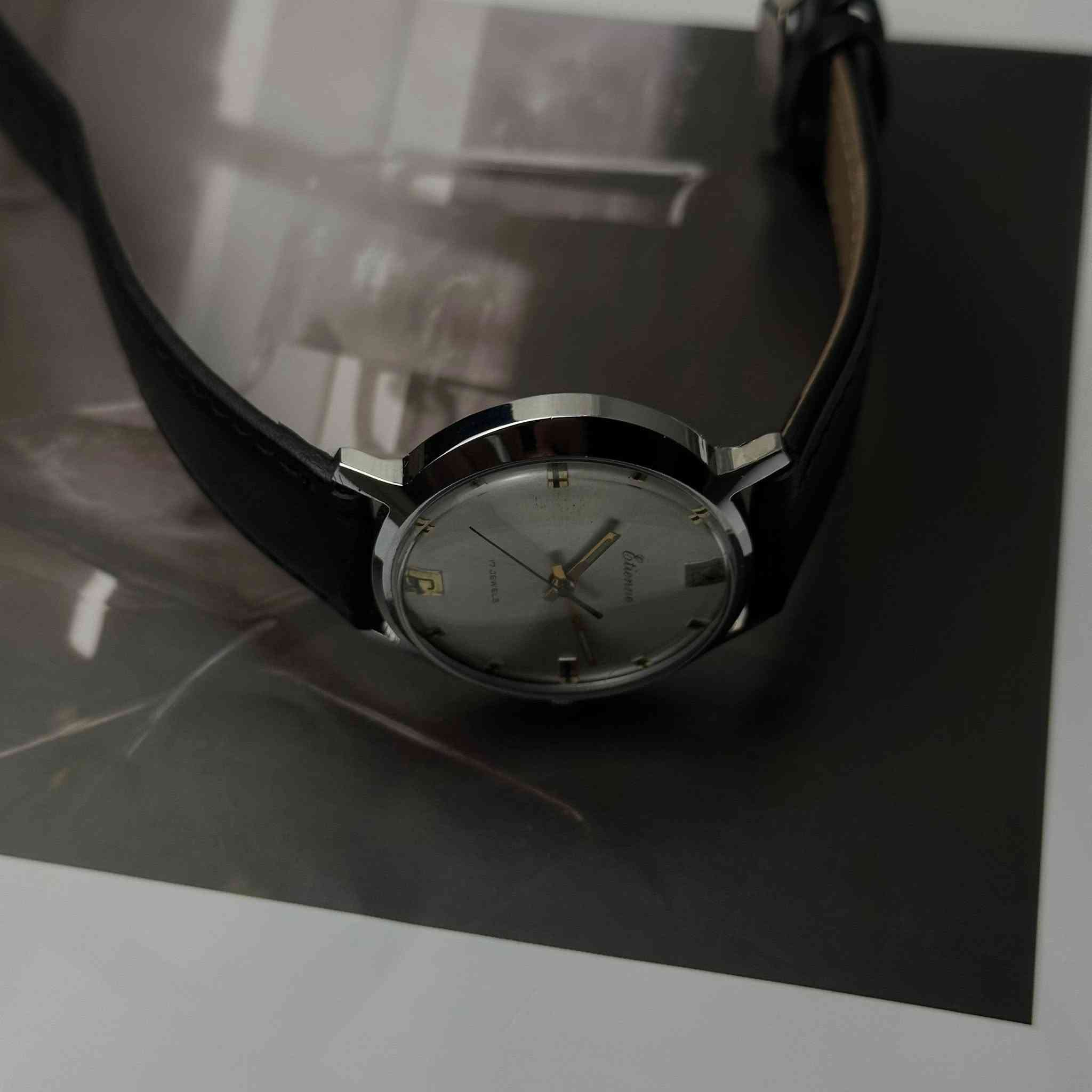 Etienne
نصب تكويك
القطر 38
صناعة سويسري
نظافة ممتازة
قطعنا أصلية لا نتعامل بالكوبي والمجدد
للأستفسار أكثر على الخاص


**إذا كنت صاحب هذا الإعلان وتريد حذفه لأي سبب، رجاءا أرسل رسالة إلى الدعم الفني**