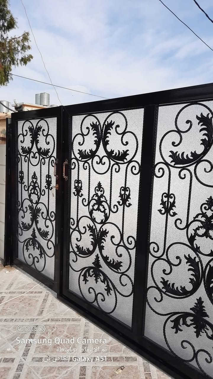 لكافة انواع القمريات  و الكتايب 
و ابواب ومحجلات
وقرميط و ديكورات و مخزنات و كرفانات 
وكافه شغل حدادة 
في كافة مجمعات اربيل 
للمزيد من معلومات اتوصلو ع ارقام التالي 
*********** واتساب
