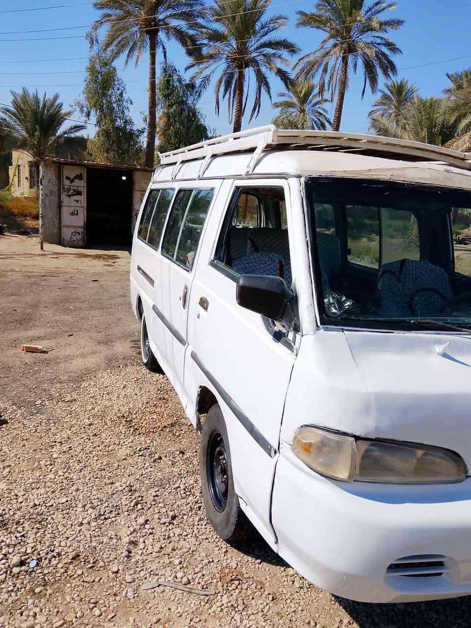 السلام عليكم..  للبيع هوندا موديل 2000 مكينه جديده بصندوك كير واكسن وحداديه جديده كلها السنوية نهاية ال 2028 بيها قاصرين داخل جديد السعر 25 وبيها مجال *********** مكانها بابل نادر
