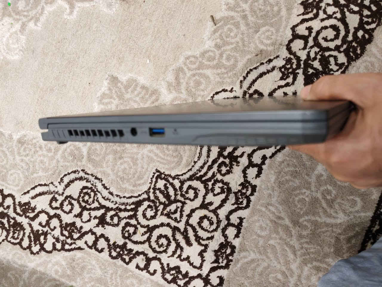 لابتوب ألعاب MSI 🔥  استخدام قليل جدا نضافة 100%

لابتوب قوي ونظيف جداً، مناسب للألعاب القوية والتصميم والبرامج الهندسية.

💻 المواصفات:

• الموديل: MSI Thin 15

• المعالج: Intel Core i7 الجيل 13 (i7-13620H)

• الرام: 32 GB RAM

• التخزين: 512 GB SSD (المتاح تقريباً 477GB)

• كرت الشاشةNVIDIA GeForce RTX3050

• الشاشة: 15.6 إنج عالية الدقة

• لوحة مفاتيح بإضاءة

• النظام: Windows 11

• الحالة: نظيف جداً ويعمل بكفاءة عالية

🎮 مناسب للألعاب مثل PUBG و Warzone وبرامج التصميم والمونتاج. السعر جدا مناسب 950 مع مجال قليل 
للتواصل متواجد وتساب او اتصال على رقم *********** / ***********
