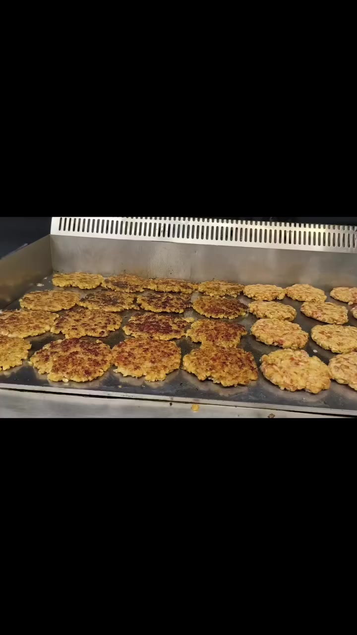 البركر 6ب5 🍔 كبس حراري 🫓 وصلصة وثوميه متوفرات 
#مطعم_علي_الصغير_بداية_شارع_ابو_جمال_مقابل_شارع
#المصورين_مجاور_شارع_الصيدليات_مقابل_كوفي_حكايه
#للتوصيل_***********
