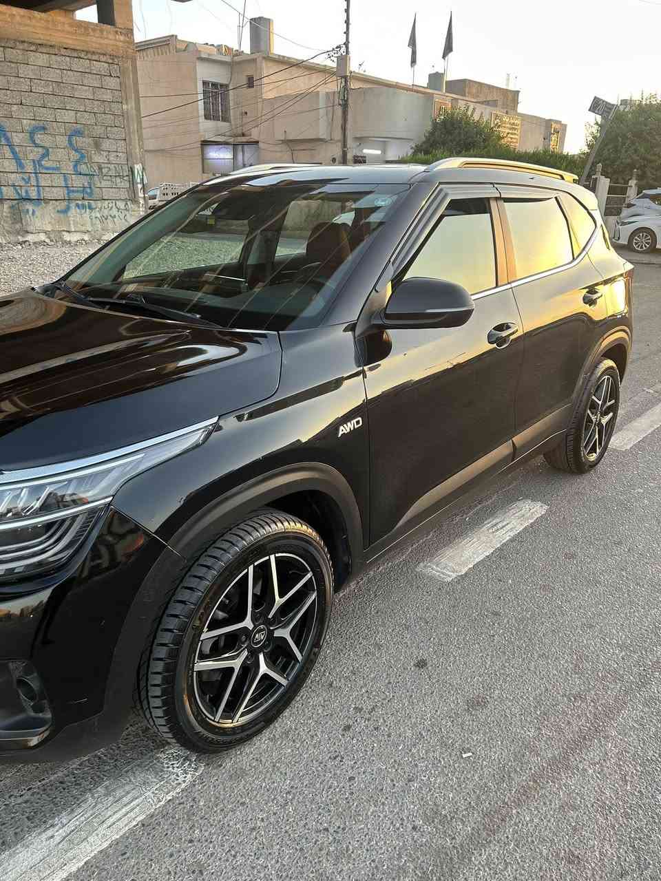 كيا سليتوز موديل 2022 فول مواصفات
ماشيه 76 الف كيلو 
حادث بس بنيد بدون دواخل 
بدون ايرباك
سعر 165 قفل 
لون اسود 
مواصفات
*بصمه تشغيل
* بصمه بيبان
*فتحه سقف
* تبريد قطعتين
* تدفئه كشنات
* شاحن وايرليس
*اشاره بلمري
*ويل كاب
* لد نهاري
العنوان اربيل خلف مجدي مول 
*********** واتساب + اتصال
