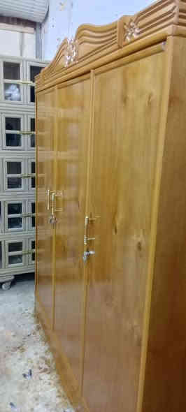 سلام عليكم كنتور 3 باب تزكام نضيف وجي صاج 5 ملم لـ وجي جديد الداخل مستعمل تزكام السعر 225 و بيه مجال عنوان نجف مقابل قريه الغدير شارع المطحنه ***********
