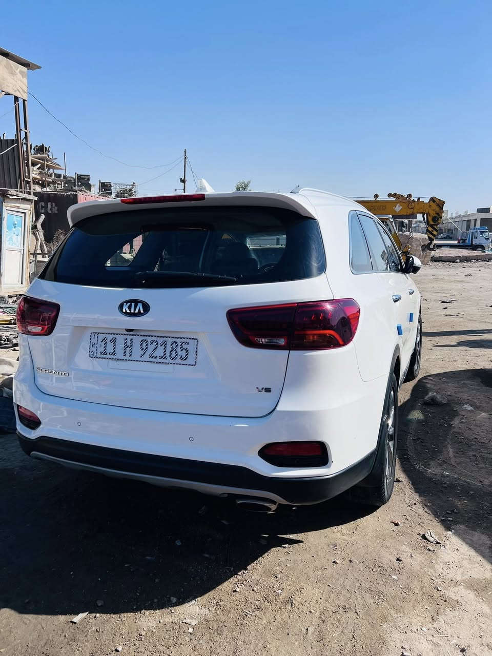 السلام عليكم
1 الموديل2020 خليجي
2 المواصفات 1/1 
3 فول مواصفات حتى فتحه وبنرما  الفتحه وتبريد الكشنات
V6 4
5 كشنات رياضي جلد + كهرباء ⚡️ لون قمرديني 
6 كامرات عدد 4️⃣ 360 درجه 
7 اربع انظمة قياده
8 مانع انزلاق 
9 حساسات امامي خلفي 
10 هاند بريك بصمه + نظام اوتو هولد
11 بجم دبل شباك أضاه LED
12 لآيت زنون
13 ويل كاب عدد ٥
14 جنطة كهربائية شفط 
15 المرآيه كأمره + شفط 
16 شاشه كبيره GPS نظام خرائط يحدث تلقائيآ
17 شاشه اعطال 
18 ماشيه 88 حقيقي 
19 شاحنه لاسلكي 
20 دوسات ليزرية علامه SORENTO 
21 أناره داخلية لون احمر 
22 بصمات عدد١
23 داخل لونين
24 بردات بلاديه 
25 السياره كامل مواصفات للأخر 
السيآره رقم بغداد صار شهر مجدد سنويه وصاعده هزه
شرط تحويل
السياره مامتعوبه ونظيفه حيل
العنوان النجف 
سياره بيه ملاحظه بسيطه 
للستفسار الاتصال  على واتساب
***********
السعر 257
ما موجود علا الخاص
