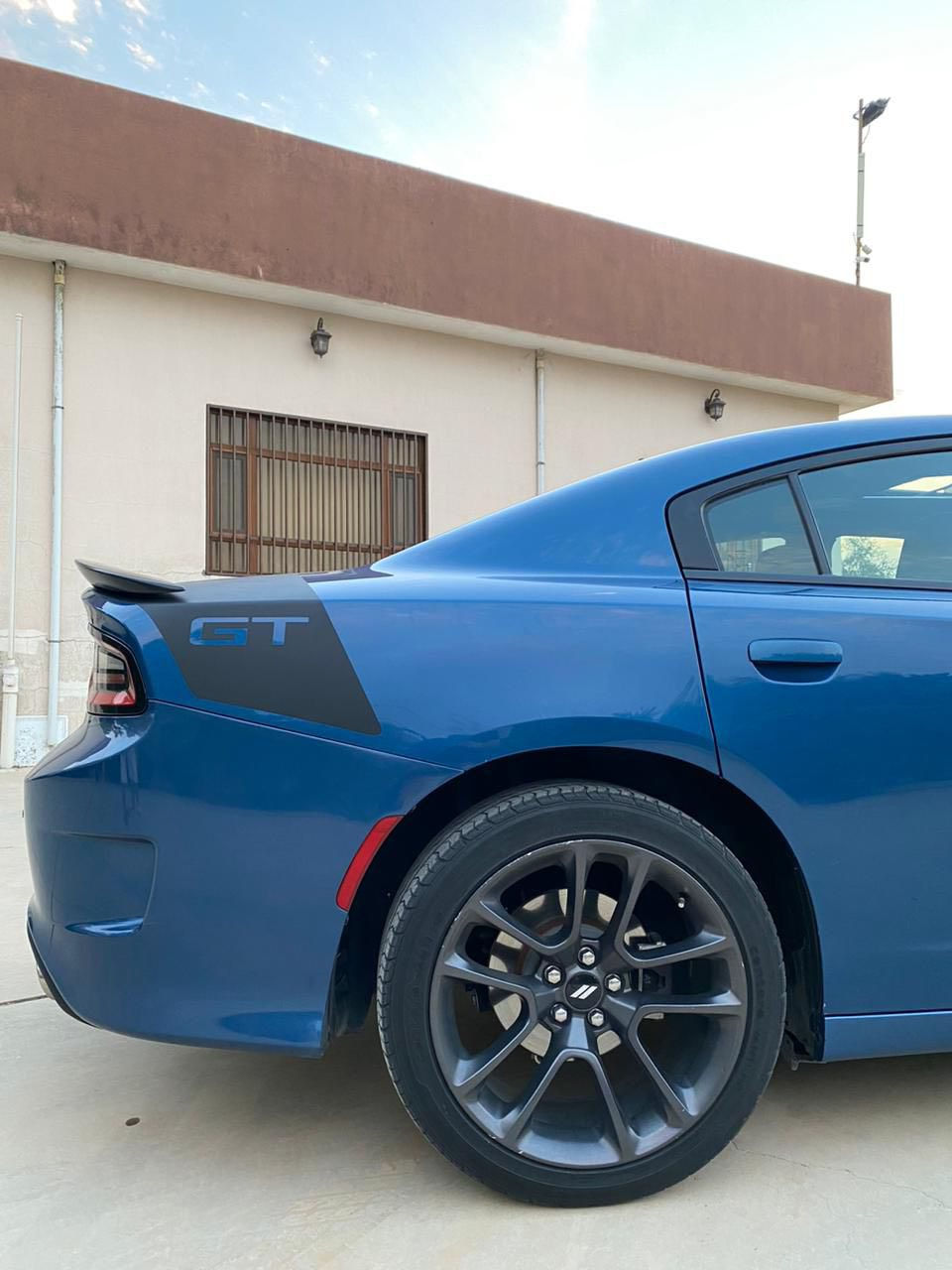 السلام عليكم جارجر 2021 الحادث وي الصور وبنيد محدث تخم تاير جديد صار إسبو وي الصدر كامل شرط التحويل أو وكاله مكاني كركوك 
*********** الشراي يتصل مكلف بلنشر  تحياتي للجميع
