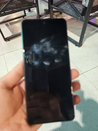انفنكس هوت 40i ذاكرة 256 معالج يشغل 60 فريم جهاز مفتوح مبدل شاشة اصلية...