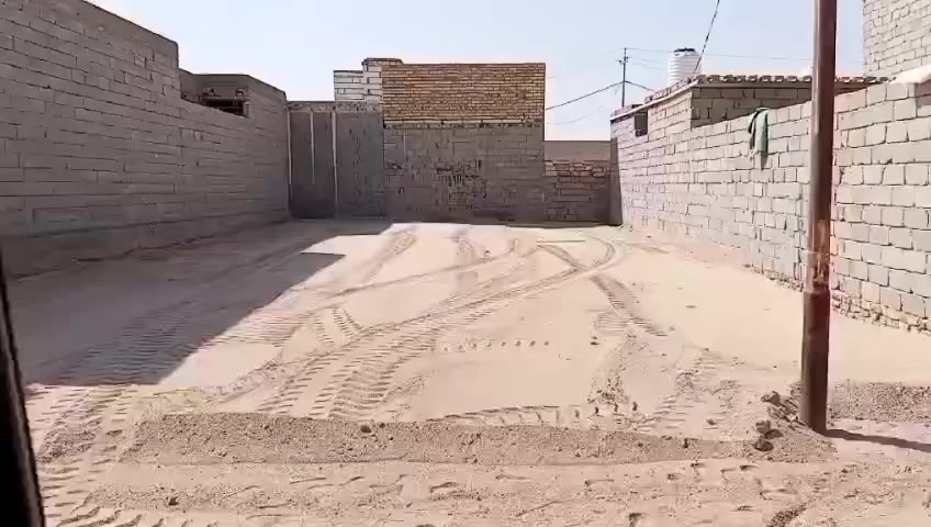 عرصه البيع المساحه 200 متر
زراعي بصوب ياعلي عمود ١٣٩ تبعد عن الشارع 120 متر
تنباع 100 متر 200 متر عادي الشراء يتصل ***********
