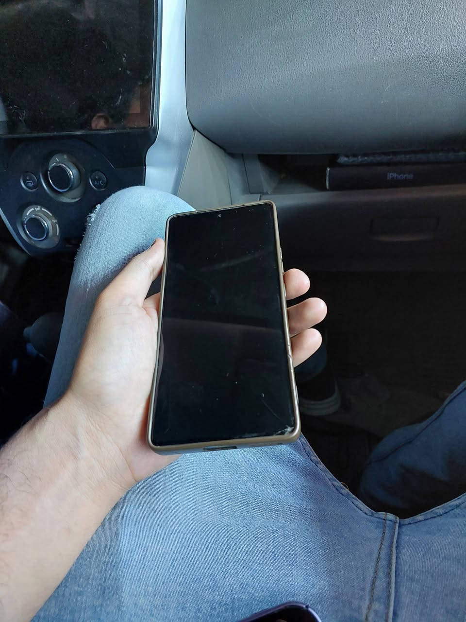 انفينس جي تي 20 برو جهاز نظيف ذاكره 256 عشوائيه 24 شريحتين بالببجي 120 فريم سعر 125 شراي يتصل***********
