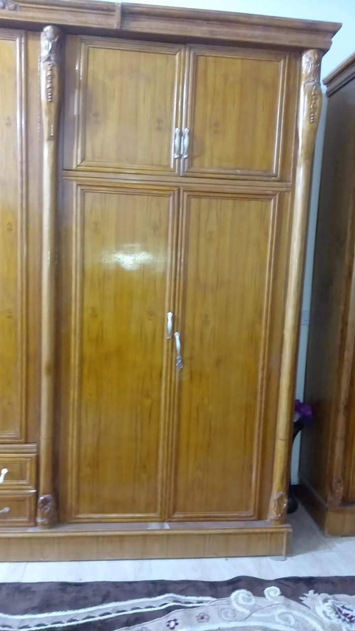 غرفه اخشاب جديده تضل طول العمرر مو يومين تتكسر دوم طول العمر وياك ونضيفه من الدواخل والخارج مليونين ونص وبيها مجال تتدللون للتواصل واتساب ***********

