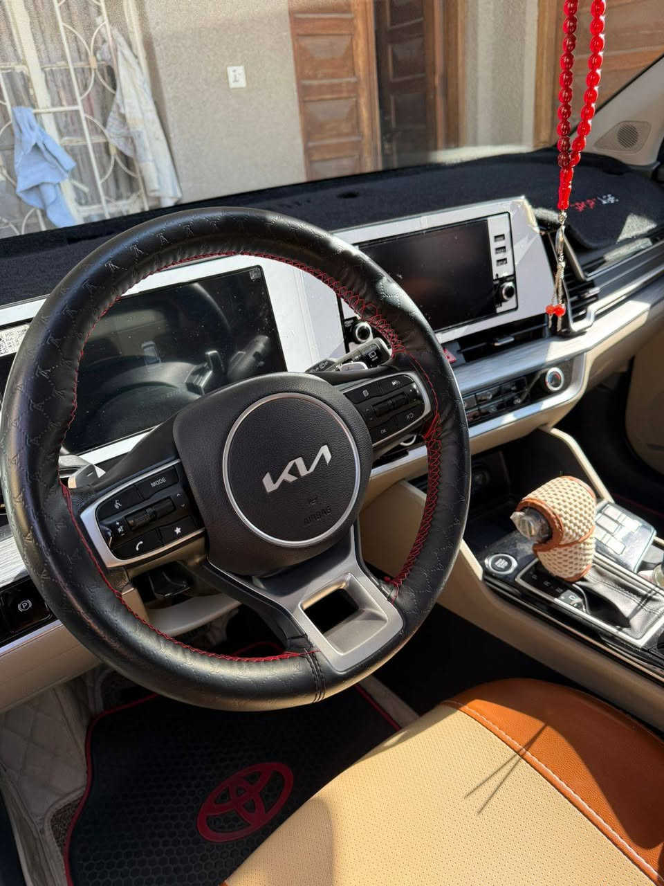 السلام عليكم سبورتج 2023 ماشيه 26 السياره بيهه طخه عله كد شبر بلجاملغ الامامي ومرجعه  pdr السياره نضيفه للاستفسار *********** السعر 220 وبيهه مجال
