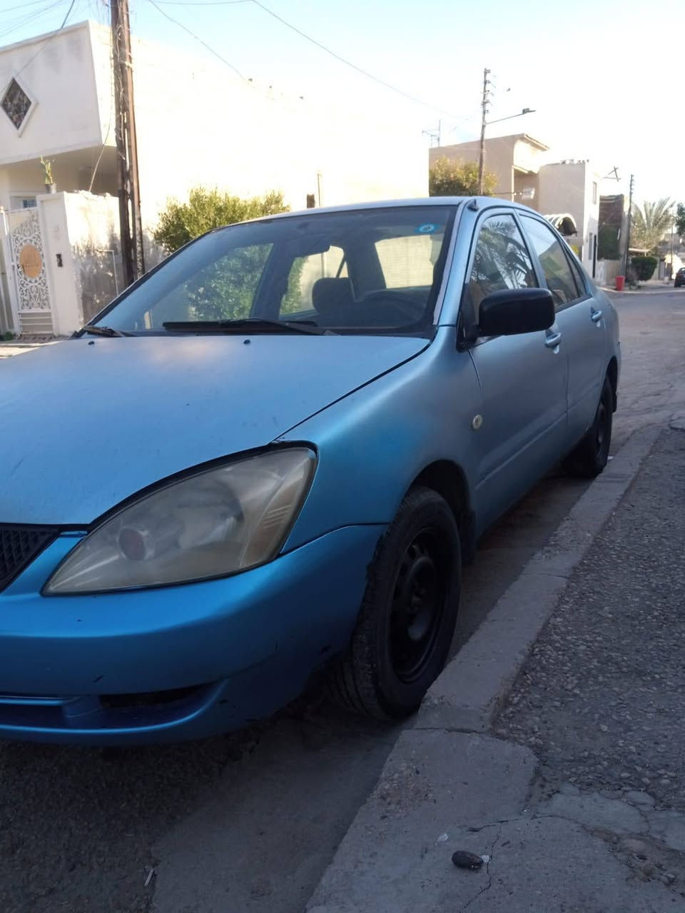 السلام عليكم
متسيوبيشي لانسر للبيع رقم بغداد دولي 
موديل 2004السعر 54ورقه وبي مجال 
الاتصال على الرقم 
***********3واتساب 
***********
مكان السياره بغداد حي الجهاد
