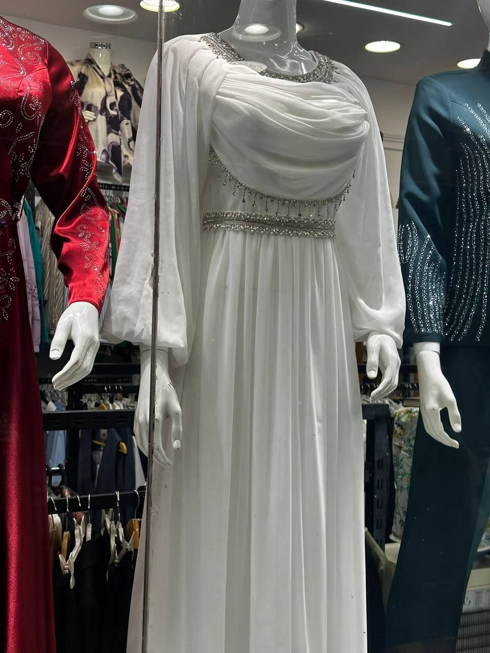 فستان عقد ومناسبات 
اخذته ب١٦٦
سعر البيع ٦٠ 
اخذته و طلع جبير عليا و مَ يقبلون يرجعوه 
يلبس قياس ٤٤ و ٤٦ و ٤٨


**إذا كنت صاحب هذا الإعلان وتريد حذفه لأي سبب، رجاءا أرسل رسالة إلى الدعم الفني**