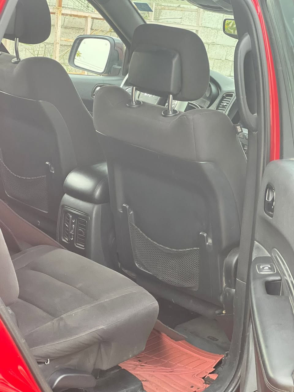 دوج دورنكو 
نص فول
موديل ٢٠٢٠ 
باسمي رقم جديد ما عليها اي غرامه الهزة مالتها شهر 12 السعر 260 وبيها مجال 
‏للاستفسار التواصل على الرقم ‭0788 954 8750‬
