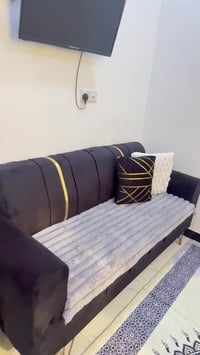 الشراء ٥٥٠ البيع ٣٠٠ اي ضرر مابي ابددد  كاعده وحدي ماعندي حته اطفال يك...