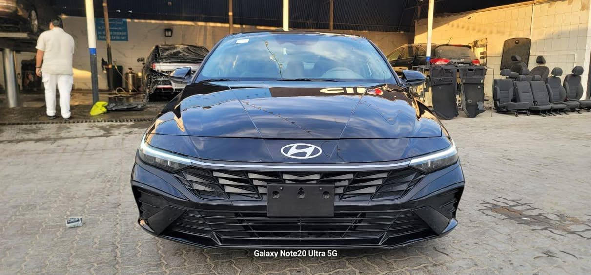 النترا موديل 24 
سعر ب 135$ مع رقم شهداء واصل جميع المحافضات جاهزه
مكاني بصره رقم. الهاتف (***********)
