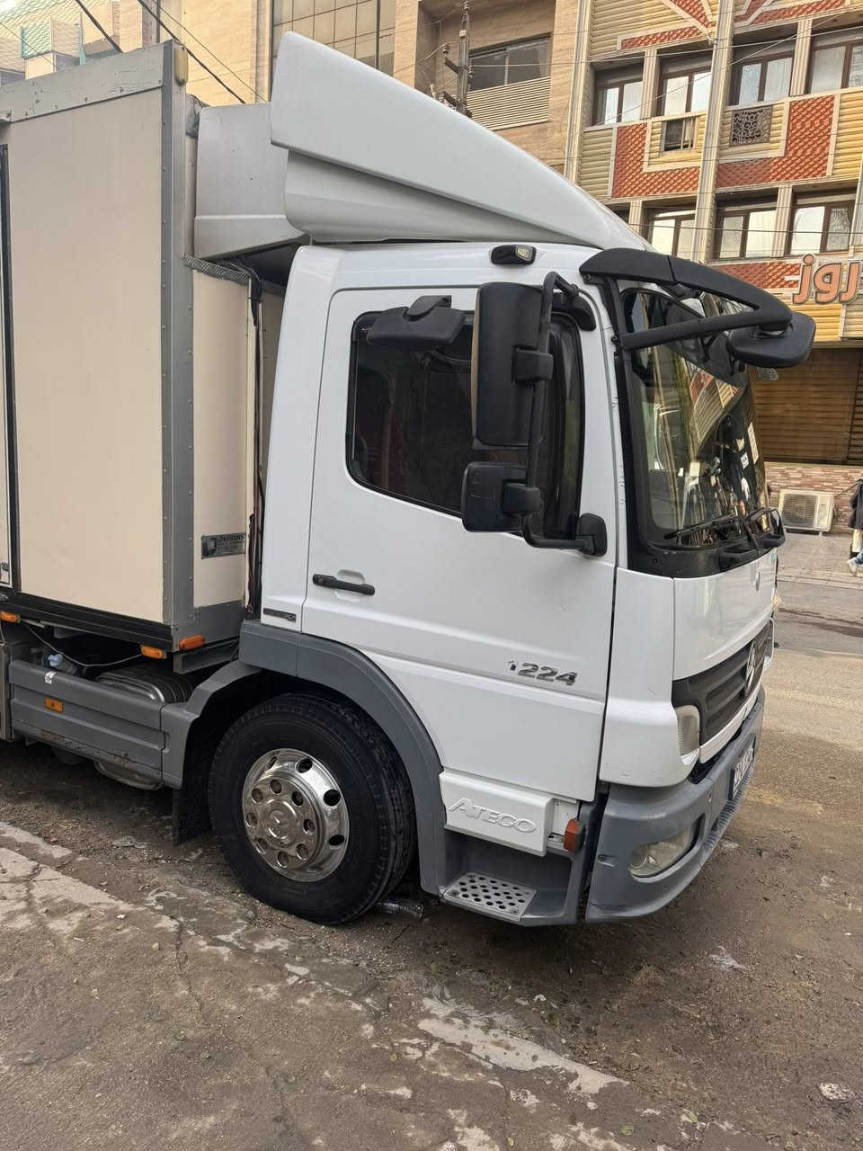 اتيكو براد  2010للبيع 6سلندر 8برغي الطول ٥ونص الاون ابيض رقم أربيل
***********
