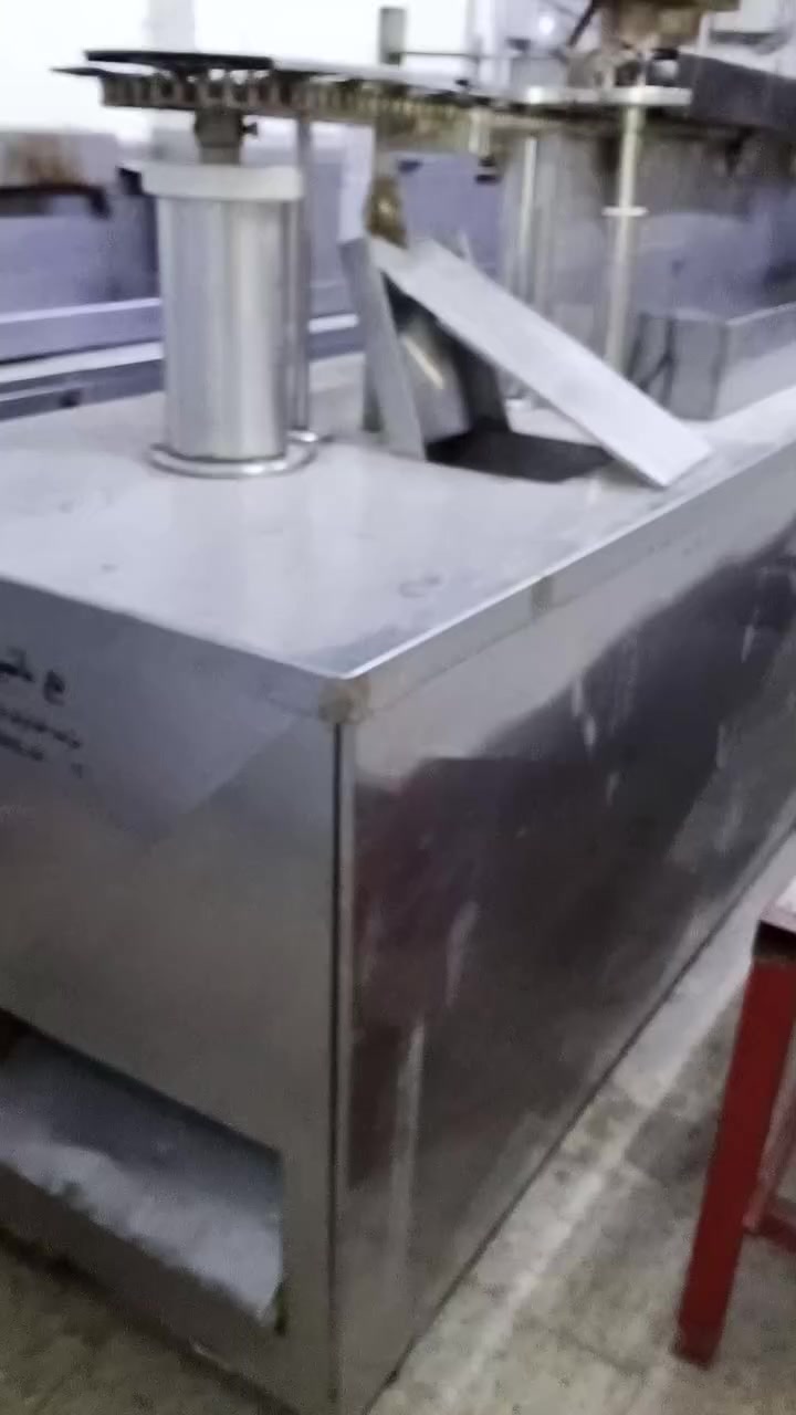 السلام عليكم مكينة فريز الطول 6 متر
***********
