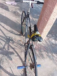 بايسكل رياضي للبيع بس تبدل عكرب وتاير الأمامي السعر ٦٥الف بي مجال بسيط...