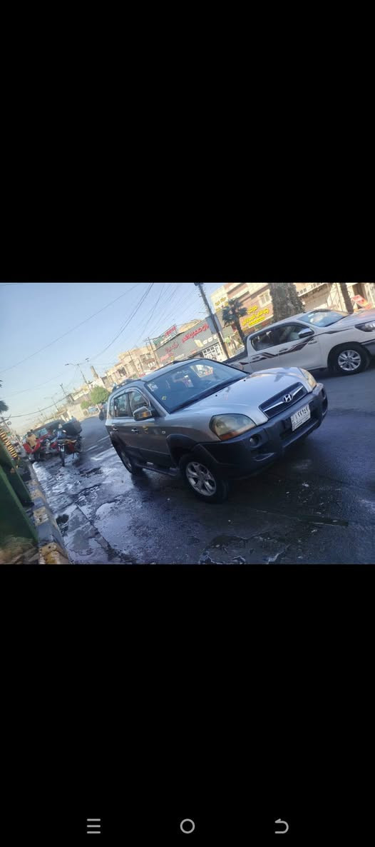 توسان 2009 كفاله عامه مكينه 2000دوش حداديه تبريد جاهزه تحويل مباشر السعر 99قفل  رقم الهاتف ‭***********

