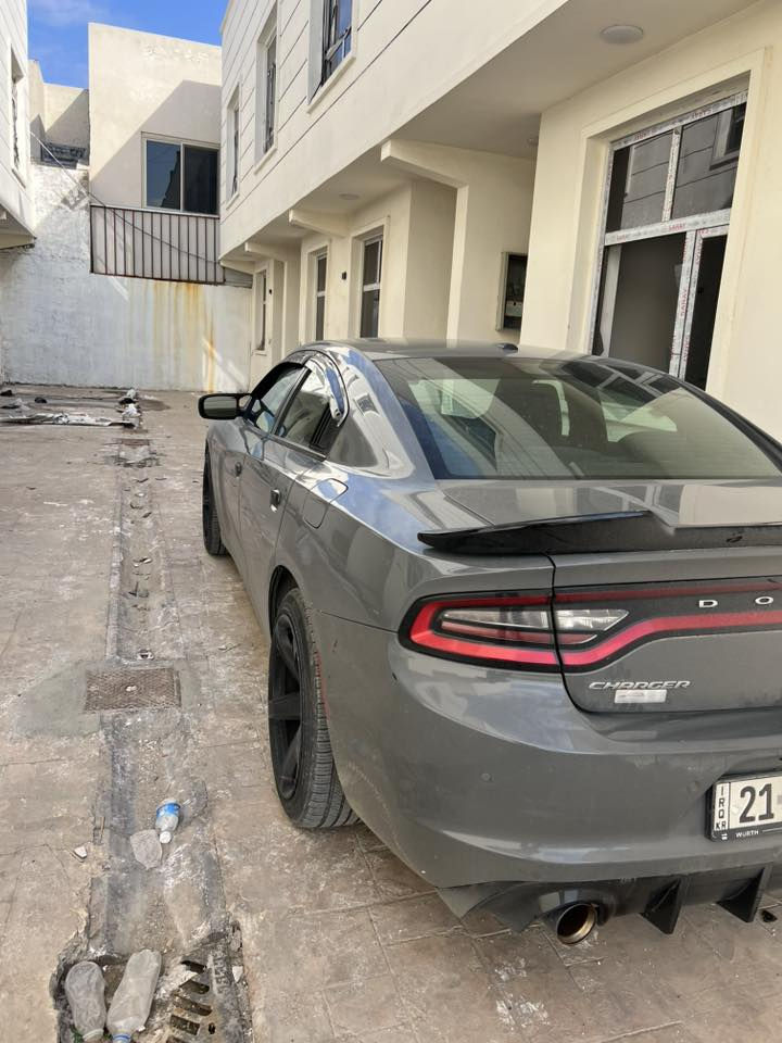 السلام عليكم
@چارجر موديل 19
لون إسمنتي 
3600
رقم سليمانيه
السونار موجود كدامك
***********
