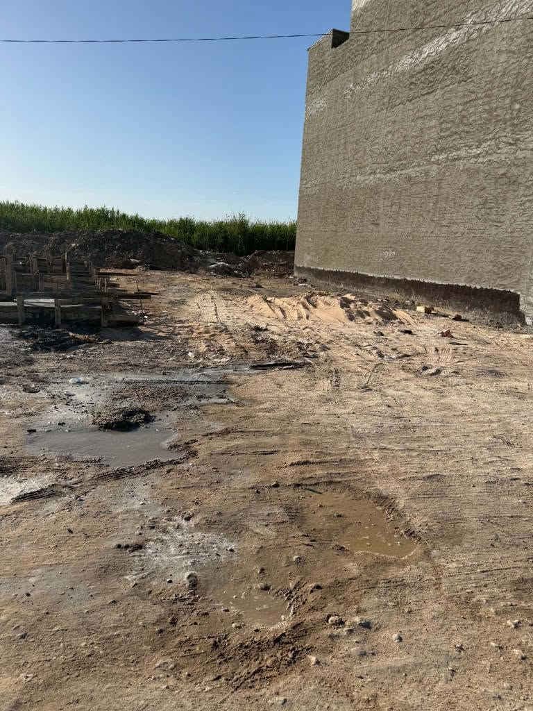 السلام عليكم 
يعلن مكتب الوسام الذهبي 
عن وجود قطعه للبيع 
مساحته 130
طابو زراعي 
سند حديث ٢٥
العنوان 
حله بابل 
زوير الغربي 
التقسيم الثالث
تفاصيل اكثر مراجعه المكتب أو الاتصال ع الأرقام الموجوده في المنشور 
***********
***********
