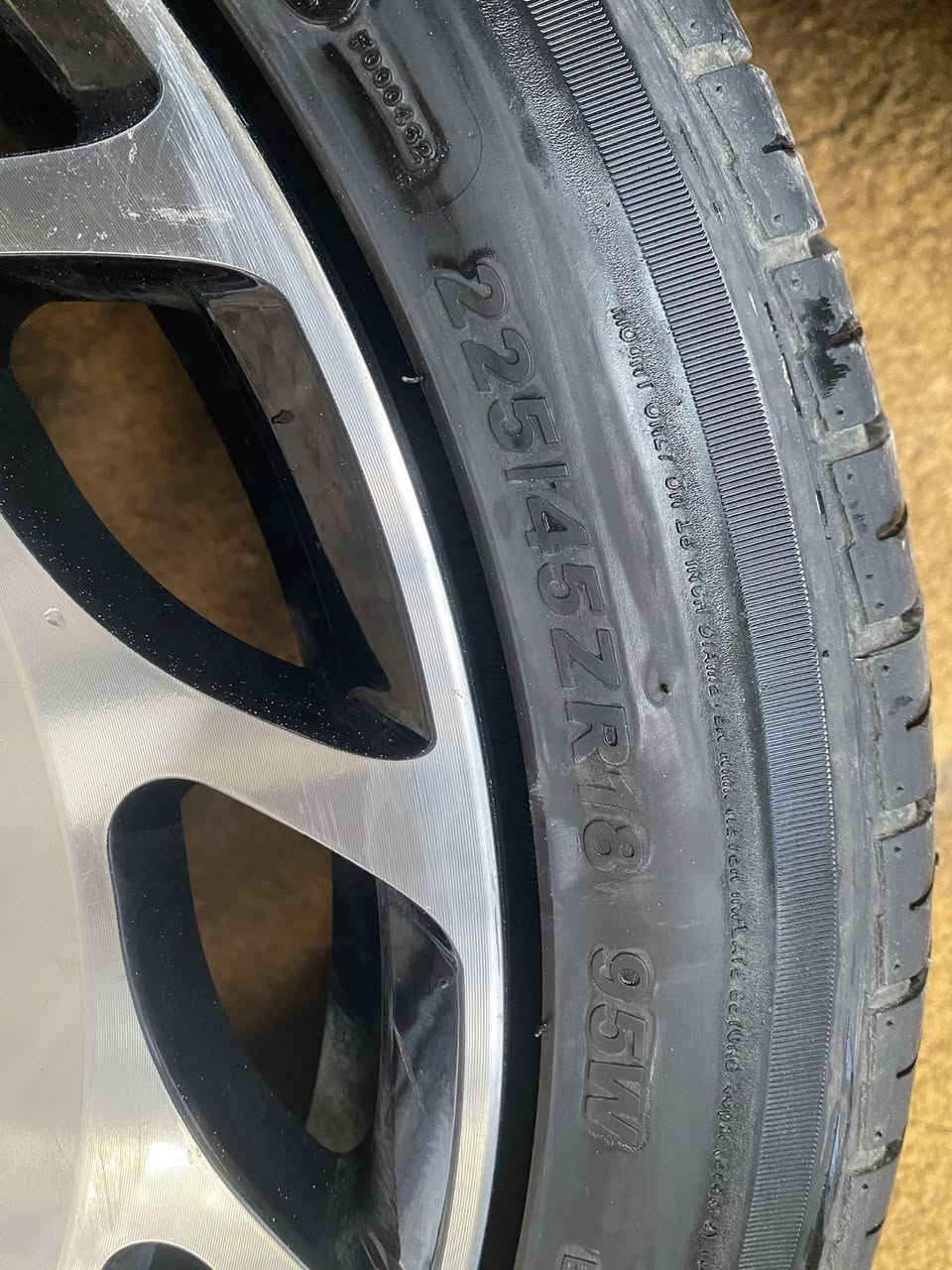 سلام عليكم ويل كب حجم 18 للبيع 
بغداد حي القاهره 
***********
*********** واتساب
