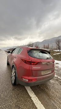 سبورتج  2017 ماشيه 55 خليجي مكفوله من ضربه وصبغ وتبديل بيهه بس بارد وم...