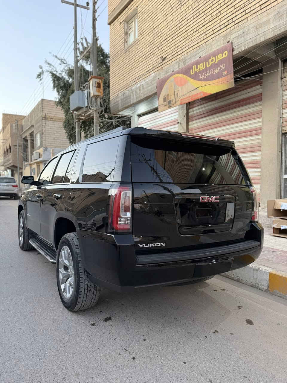 للــبيع دخول جديـد GMC
2018 GMC YOUKN SLT 1/1 فول مواصفات 
شاشة كاربلي 
#حادث_دعامية امامية وبية كلير جاملغ خلفي بدون ضربة 
كشنات تدفئة تبريد 
كشنات خرن ڪهربائي منفصل 
رادار مري نقطة عمياء 
ستيرن كهرباء خزن 
بصمة دخول ذكي تشغيل عن بعد
انضمة قيادة متعددة 
فتحة سقف 
شاشة عرض وسط
تخم تاير جديد ويل 20 
محرك 5.3 
مواصفات slt
رقم بغداد سيارة مداور ثاني يوم 🛡️
مكان ذي قار سوق الشيوخ - ***********هـً
***********
