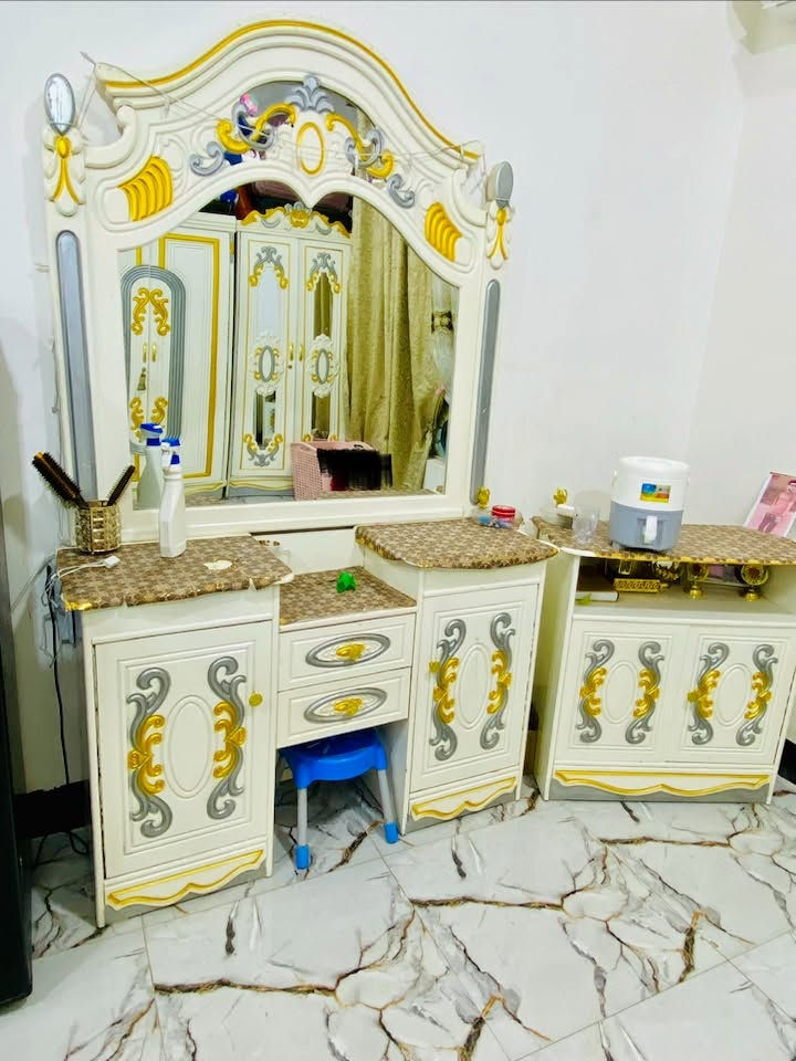 غرفه تركيه استخدام اقل سنه نظيفه واي ضرر مابيهه
سعر ٧٥٠ وبيهه مجال بسيط 
***********
مكاني جبله
