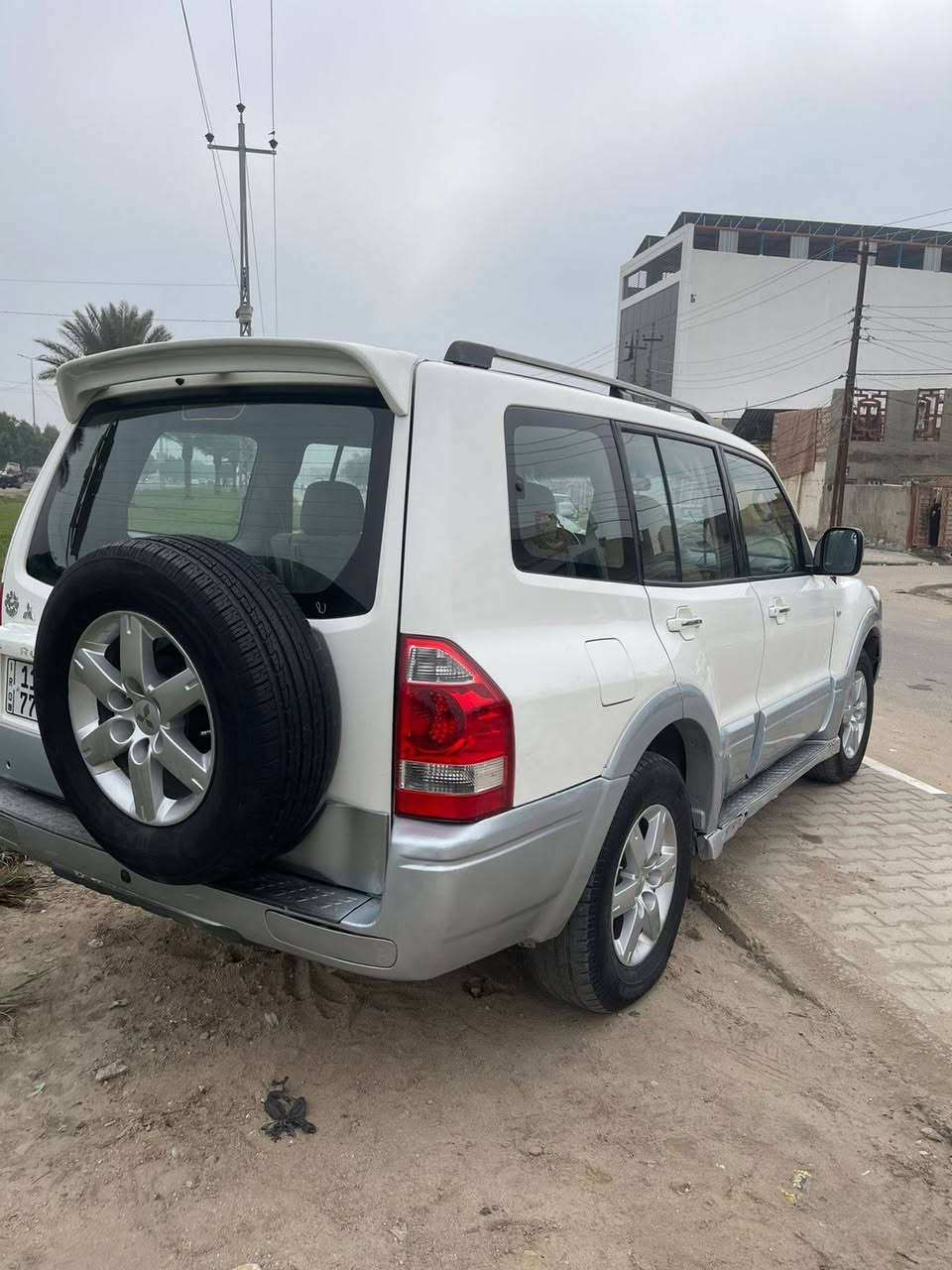 السلام عليكم
للبيع باجيرو 2007
 كفاله عامه من صبغ وتبديل وضربه
كير ومحرك  جديد 
 حداديه  هستوني شادله  كامله
تخم تايرات جديد
كهربائيات كفاله
 السياره كلش جديده
رقم بغداد انكليزي الجديد مداور ثاني يوم
 مكانه نجف 
السعر90 وبيه مجال قليل 
***********
