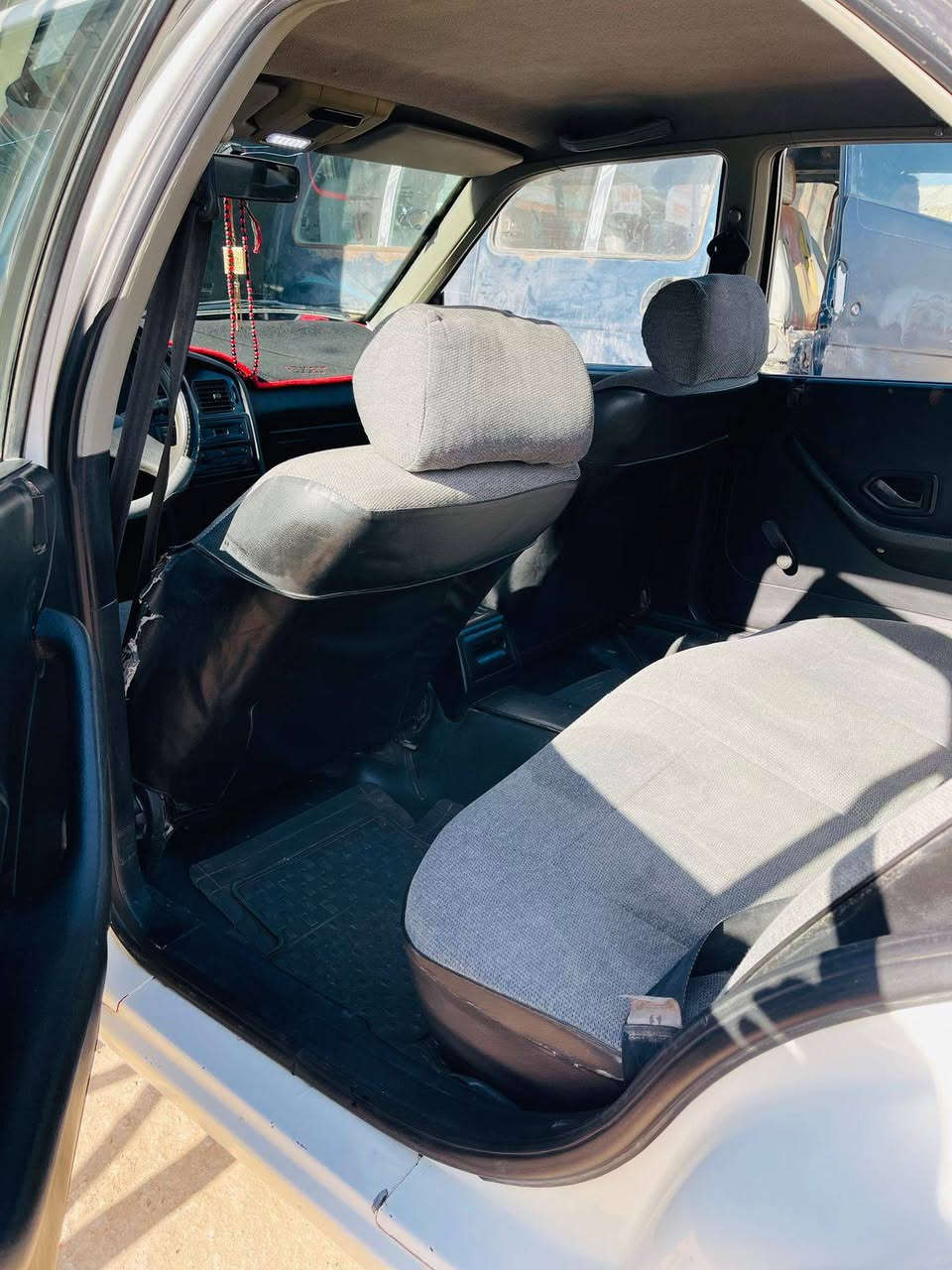 بيجو روى ٢٠٠٧ رقم بغداد انكليزي باسمي سنويه ل٢٨
سياره جاهزه عدا التبريد نقص كلج كمبريسر 
السعر ٣٢ بي مجال قليل 
عنوان بابل الحله 
بيع او مراوس حسب القناعه 
***********
