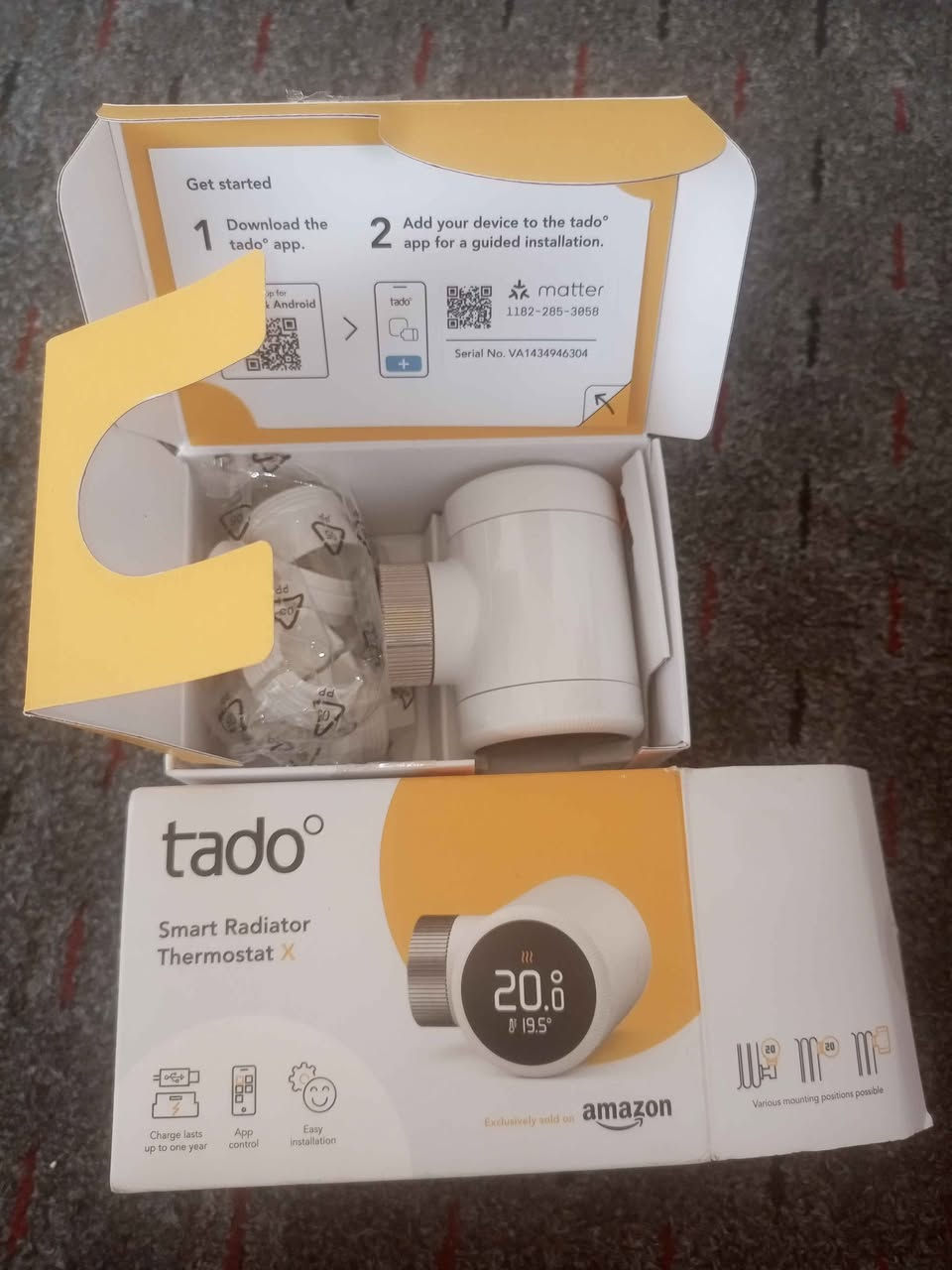 ، وهو عبارة عن ترموستات ذكي مصمم للتحكم في رادياتيرات (مشعات) التدفئة بشكل فردي وفعال. 
Amazon.co.uk
Amazon.co.uk
 +1
أهم المميزات:
توفير الطاقة: يساعد في تقليل استهلاك الطاقة وتكاليف التدفئة بنسبة تصل في المتوسط إلى 22%.
التحكم الذكي: يمكن التحكم في درجة الحرارة لكل غرفة على حدة عبر تطبيق الهاتف أو الأوامر الصوتية باستخدام المساعدات الذكية مثل (Alexa, Siri, Google Assistant).
عمر البطارية: تدوم شحن البطارية لمدة تصل إلى عام كامل.
سهولة التركيب: مصمم ليتم تركيبه ذاتياً بسهولة خلال دقائق معدودة.
معيار Matter: يدعم معيار Matter، مما يسهل توصيله مع أجهزة المنزل الذكي الأخرى. 
Amazon.co.uk
Amazon.co.uk
 +3
معلومات إضافية:
التوافق: يرجى ملاحظة أن منتجات tado° X غير متوافقة مع إصدارات tado° V3+ أو الإصدارات الأقدم. دهوك, العراق


**إذا كنت صاحب هذا الإعلان وتريد حذفه لأي سبب، رجاءا أرسل رسالة إلى الدعم الفني**