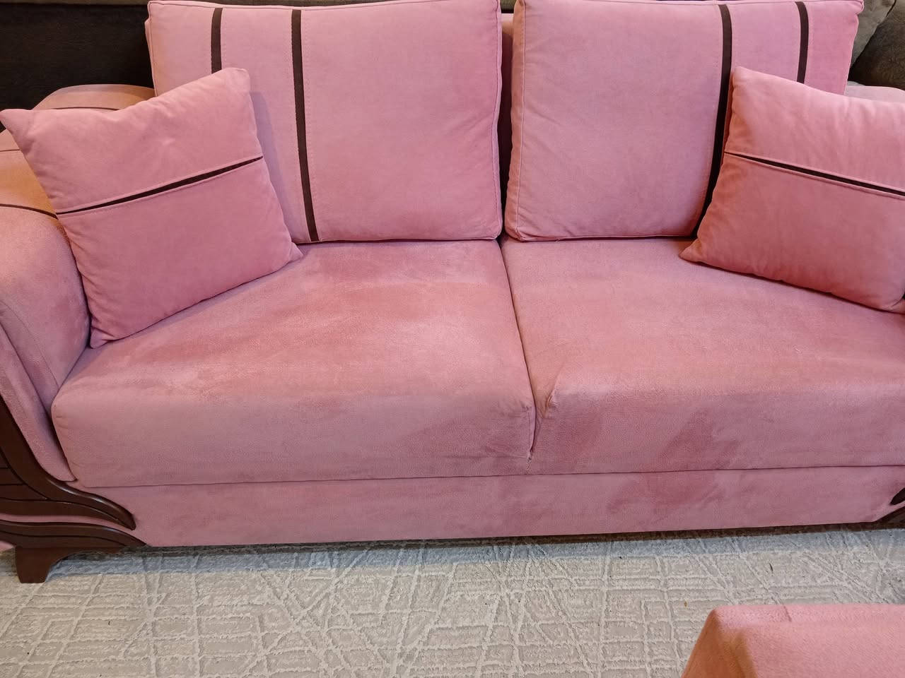 للبيع تخم تركي نظيف جدآ تكمه هيكل حديد ١٠ مقاعد اخو الجديد للاستفسار الاتصال على الرقم ***********
