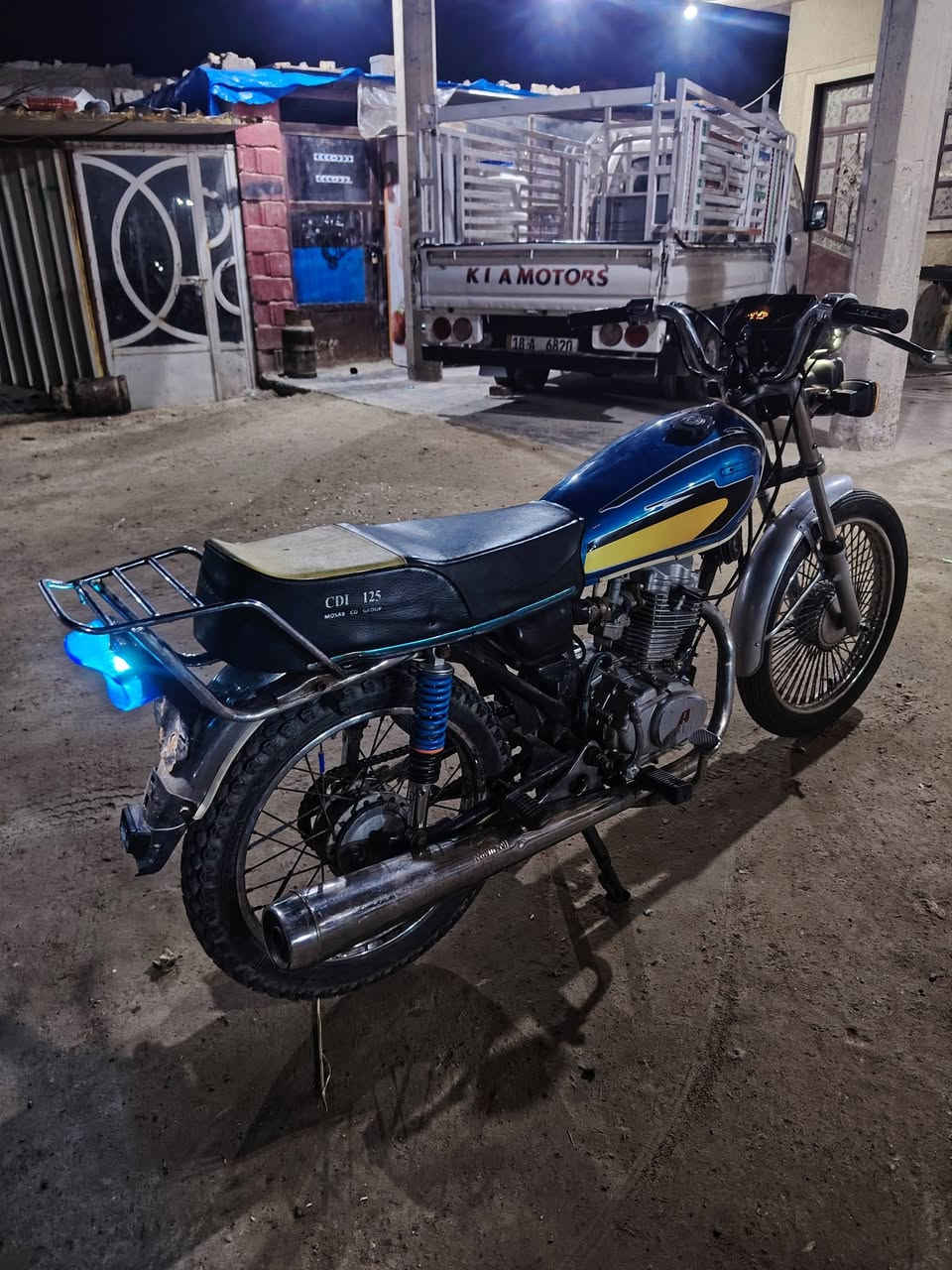 سلام عليكم دراجه 4كير نضيفه كهربائيات شغاله ضفيره جديده محرك ما مفتوح السعر 325 وبيها مجال المكان بغداد اليوسفيه 
الهاتف ***********
***********
