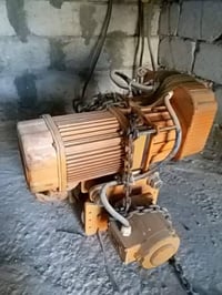 كرين كهربائي • ٢طن • بحالة جيدة