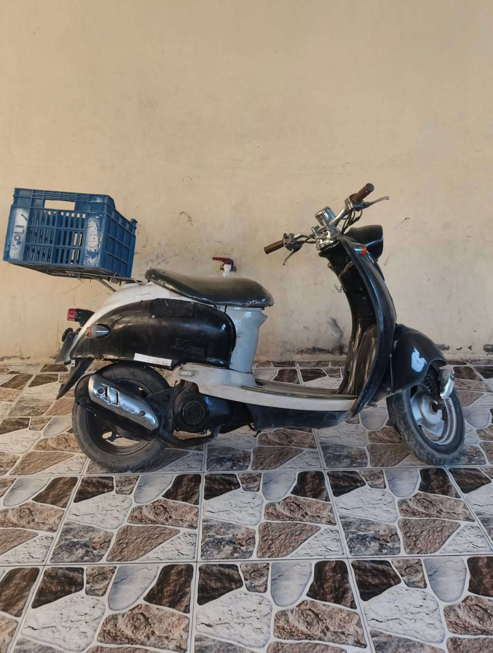 السلام عليكم
دراجة عبد الحليم اوتماتيك، للبيع السعر 250 وبيها مجال المكان ديالى شهربان ***********
